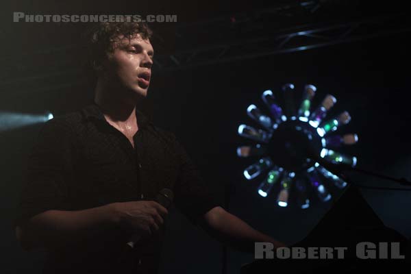 FRIENDLY FIRES - 2011-04-14 - PARIS - Point Ephemere - 